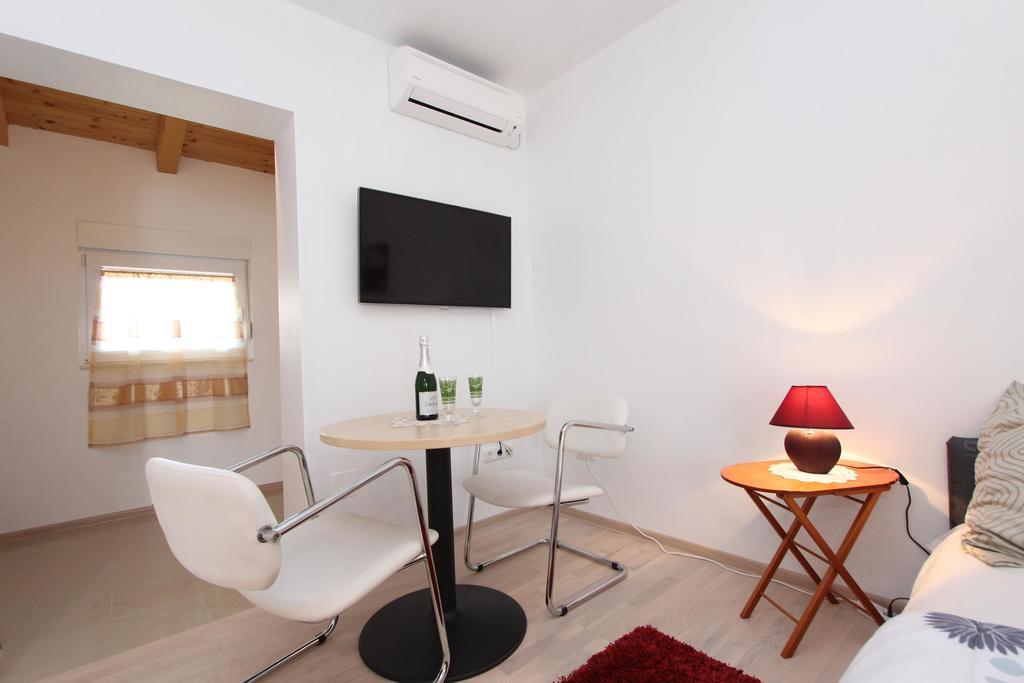 Rooms And Apartments Sally Rovinj Pokoj fotografie